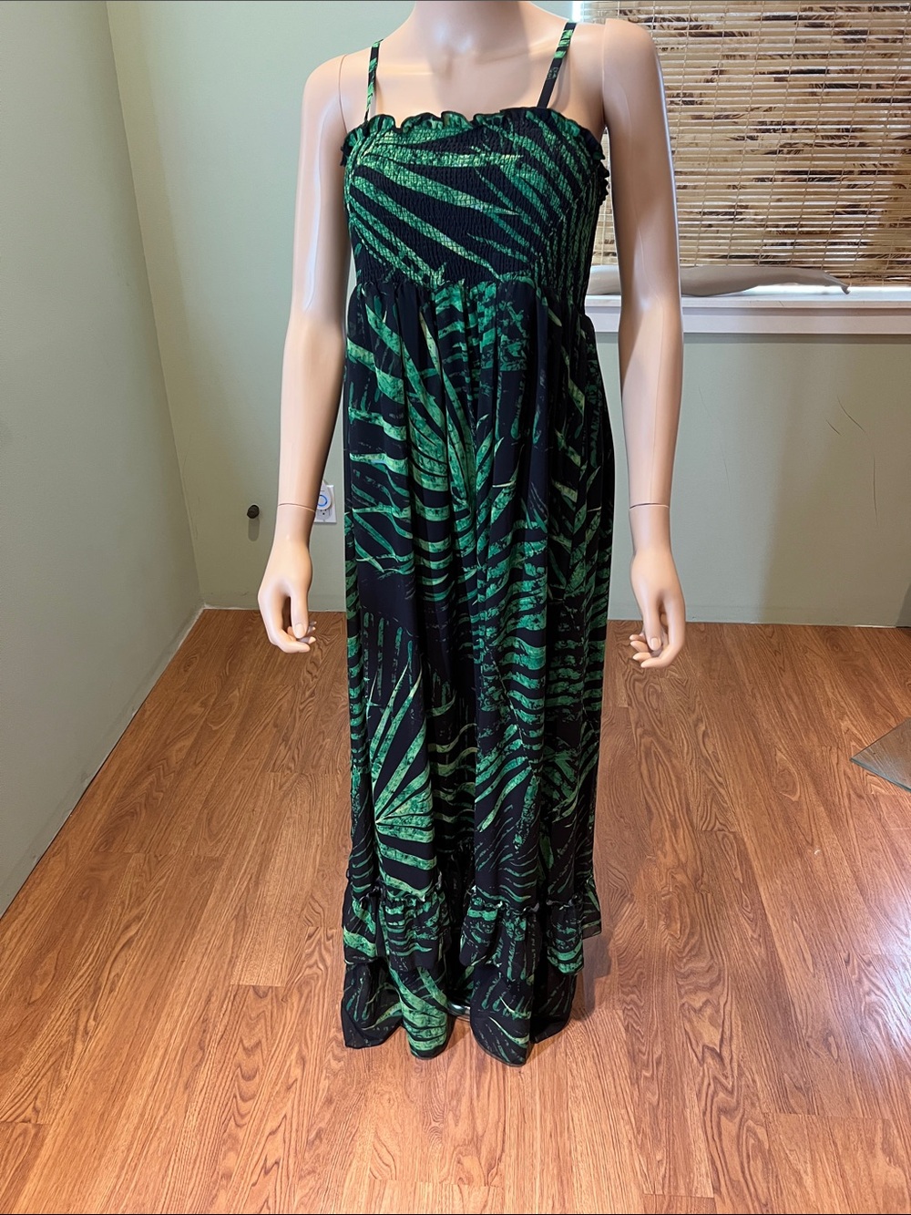 Lavand Green and Black Tropical Maxi Dress Size L